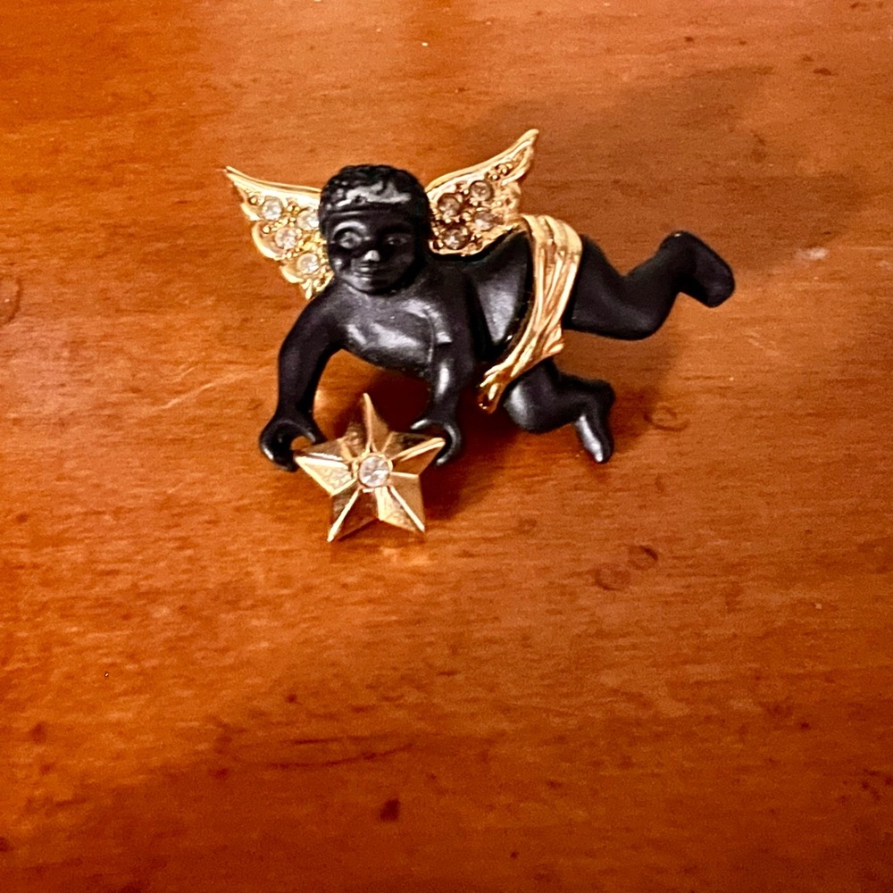Vintage Coreen Simpson Cherub Angel Pin – Avon Regal Beauty Collection - Picture 9 of 10